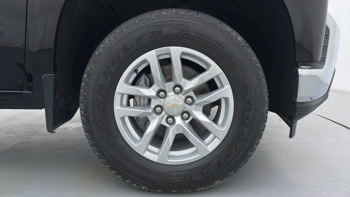 CHEVROLET SILVERADO-Right Front Tyre