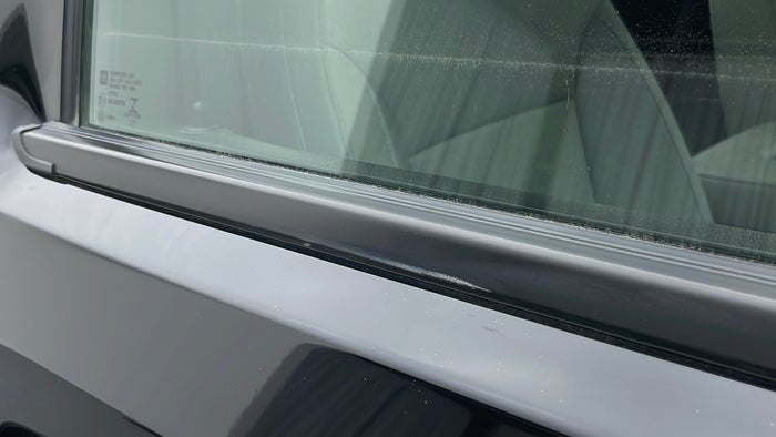 CHEVROLET SILVERADO-Door Exterior RHS Front Door Beading Missing/Broken