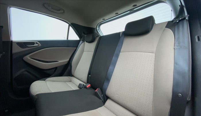 2014 Hyundai Elite i20 ASTA 1.4 CRDI, Diesel, Manual, 75,093 km, Right Side Rear Door Cabin