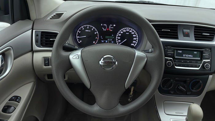 NISSAN SENTRA-Steering Wheel Close-up