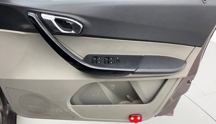 2016 Tata Tiago XZ 1.2 REVOTRON, Petrol, Manual, 86,415 km, Driver Side Door Panels Control