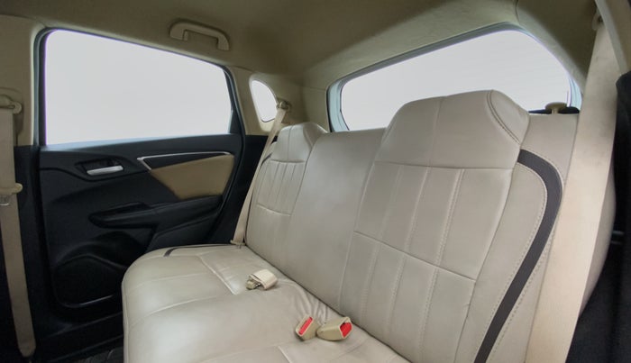 2015 Honda Jazz 1.2 V MT, Petrol, Manual, 33,014 km, Right Side Rear Door Cabin