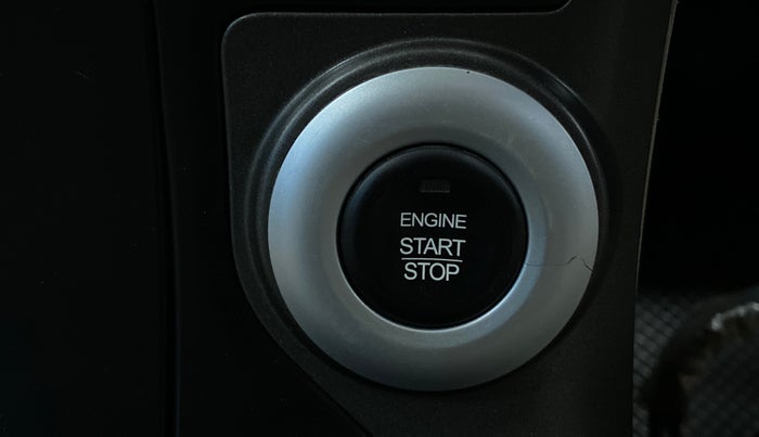 2017 Mahindra XUV500 W8 FWD, Diesel, Manual, 65,481 km, Keyless Start/ Stop Button