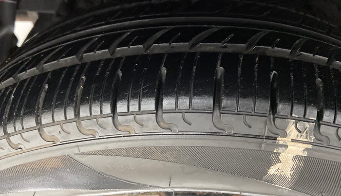 2018 Hyundai Grand i10 magna 1.2 crdi, Diesel, Manual, 65,324 km, Right Rear Tyre Tread