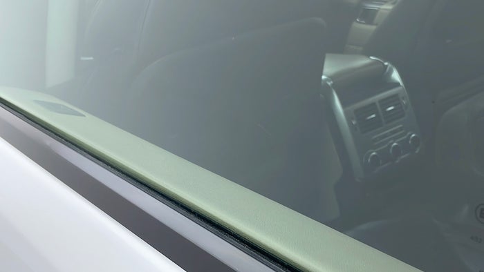 Land Rover Range Rover Sport-Window Glass / Quarter Glass LHS Rear Scratch