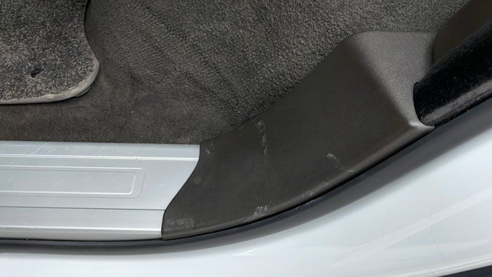 Land Rover Range Rover Sport-Door Interior LHS rear Scratch