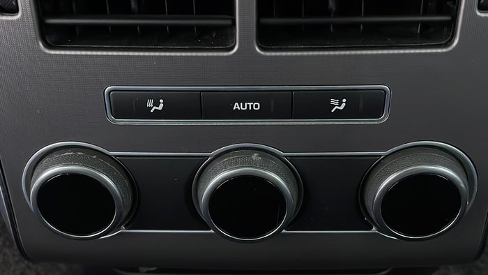 Land Rover Range Rover Sport-Centre Console Rear AC Vent Scratch