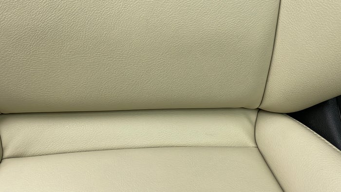 CADILLAC XT5-Seat RHS Front Stain
