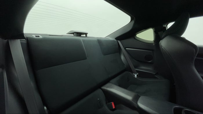 TOYOTA 86-Right Side Door Cabin View