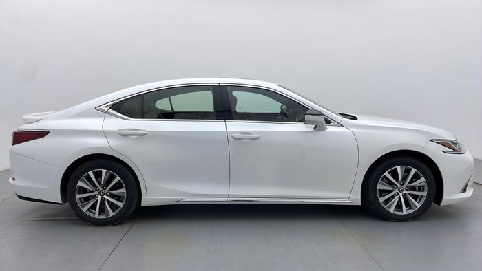 LEXUS ES350-Right Side View