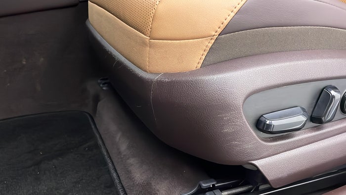 LEXUS ES350-Seat LHS Front Scratch