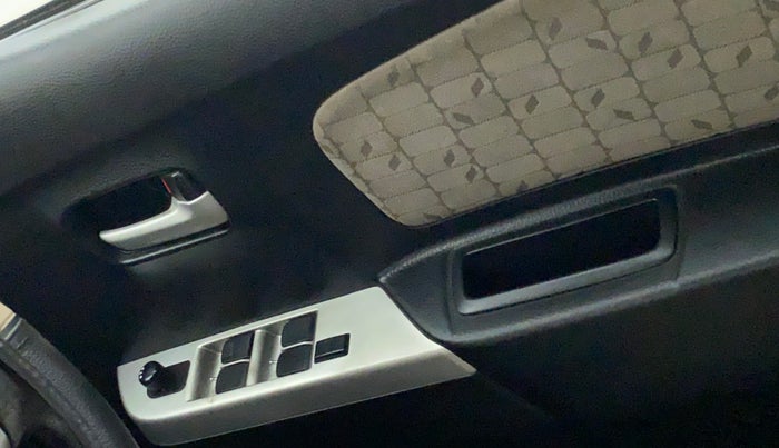 2015 Maruti Wagon R 1.0 VXI, Petrol, Manual, 91,399 km, Right front window switch / handle - Power window makes minor noise