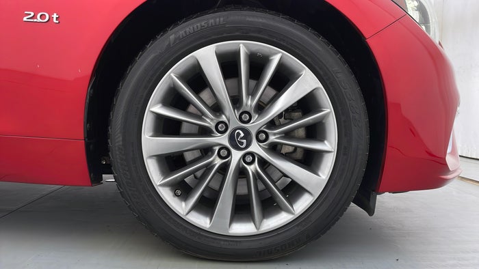 INFINITI Q50-Right Front Tyre