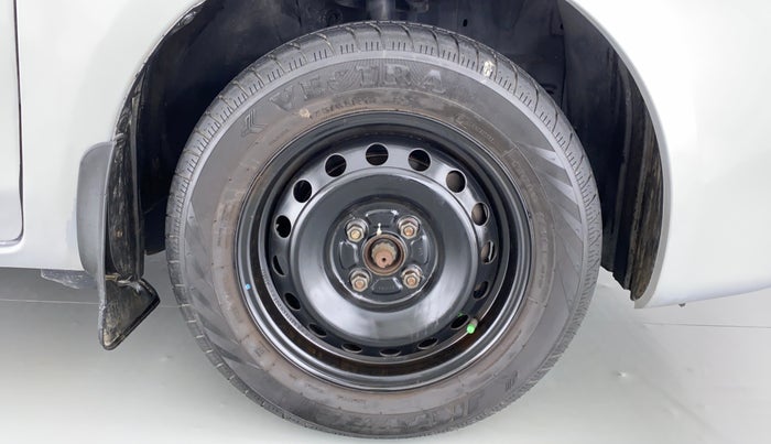 2012 Toyota Etios Liva G, Petrol, Manual, 44,198 km, Right Front Wheel
