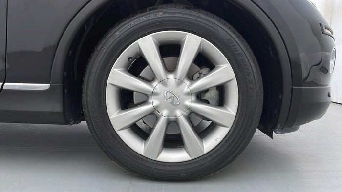 INFINITI QX50-Right Front Tyre