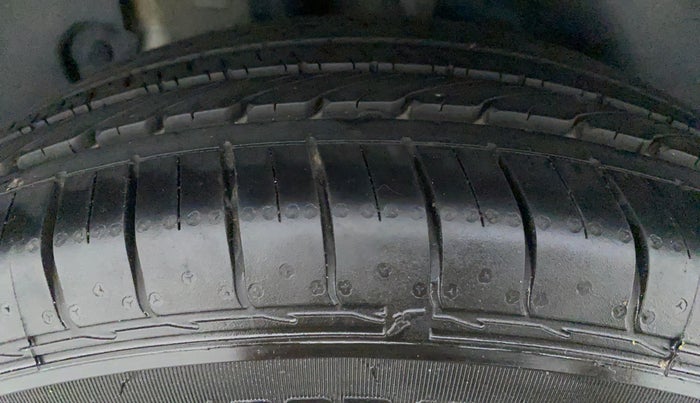 2019 KIA SELTOS HTX 1.5 PETROL MT, Petrol, Manual, 25,817 km, Right Rear Tyre Tread