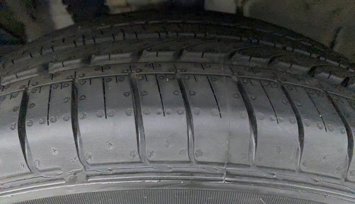 2019 KIA SELTOS HTX 1.5 PETROL MT, Petrol, Manual, 25,817 km, Left Front Tyre Tread