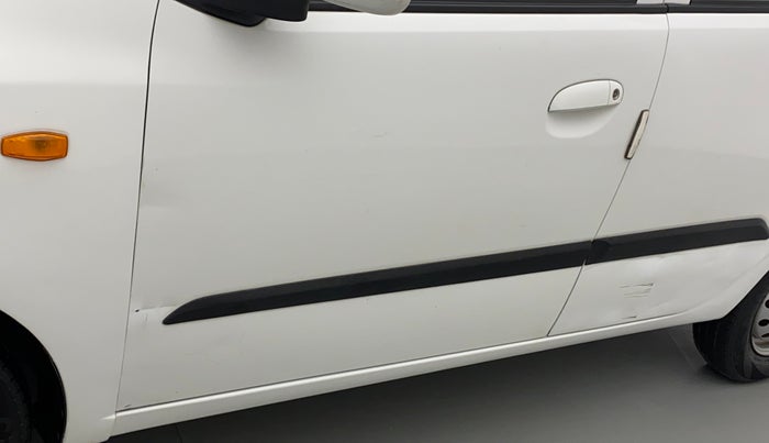 2014 Hyundai i10 MAGNA 1.1, CNG, Manual, 76,822 km, Front passenger door - Slight discoloration