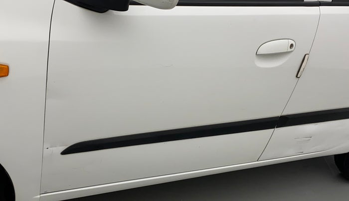 2014 Hyundai i10 MAGNA 1.1, CNG, Manual, 76,822 km, Front passenger door - Minor scratches