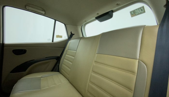 2014 Hyundai i10 MAGNA 1.1, CNG, Manual, 76,822 km, Right Side Rear Door Cabin