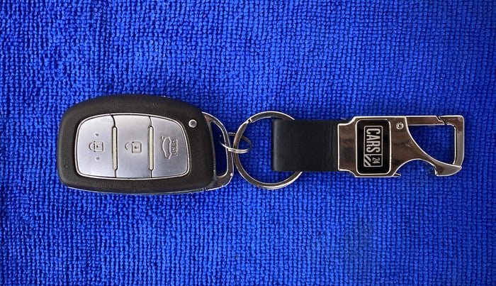 2015 Hyundai Grand i10 ASTA 1.2 AT VTVT, Petrol, Automatic, 31,166 km, Key Close Up