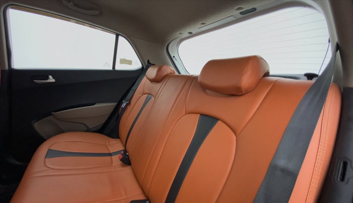 2015 Hyundai Grand i10 ASTA 1.2 AT VTVT, Petrol, Automatic, 31,166 km, Right Side Rear Door Cabin