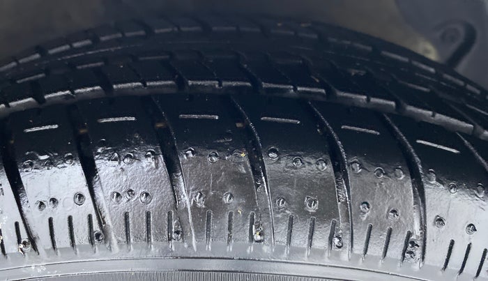 2015 Hyundai Grand i10 ASTA 1.2 AT VTVT, Petrol, Automatic, 31,166 km, Right Front Tyre Tread