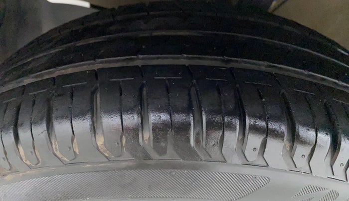2019 Maruti Ertiga VXI SHVS, Petrol, Manual, 13,964 km, Left Front Tyre Tread