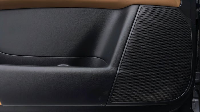 NISSAN PATROL-Speakers