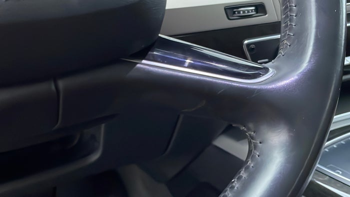 AUDI Q7-Steering Wheel Trim Scratch