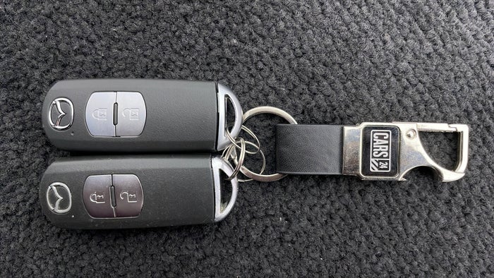 MAZDA CX 5-Key Close-up