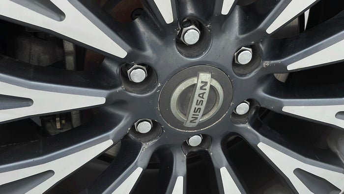 NISSAN PATROL-Alloy Wheel LHS Rear Scratch