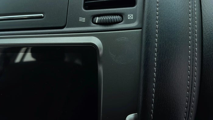 NISSAN PATROL-Dashboard Trim Scratch