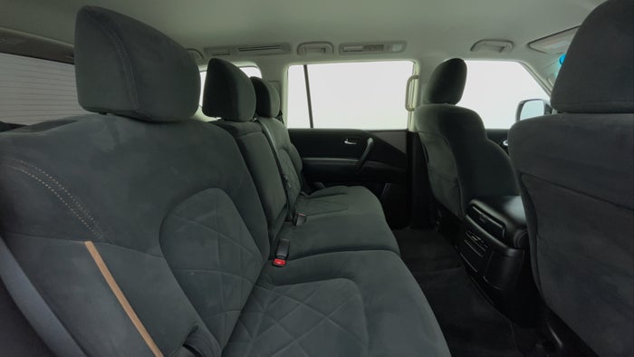 NISSAN PATROL-Right Side Door Cabin View