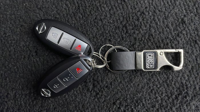 NISSAN PATROL-Key Close-up