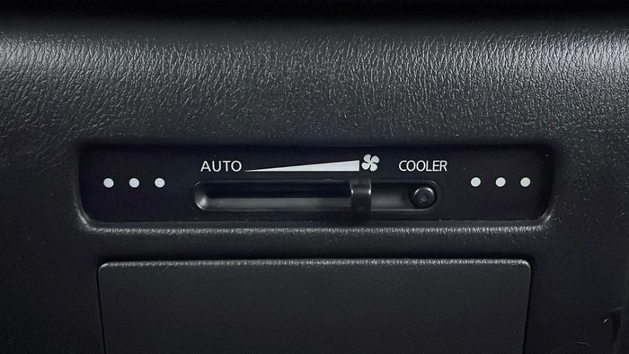 NISSAN PATROL-Rear AC Temperature Control