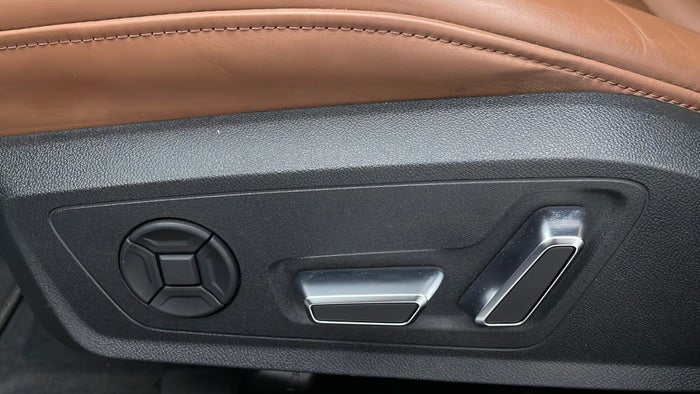 AUDI A7-Driver Side Adjustment Panel