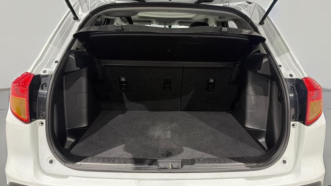 2016 Suzuki Vitara Rt-X (4WD), Automatic, 111945 km, Boot Inside View