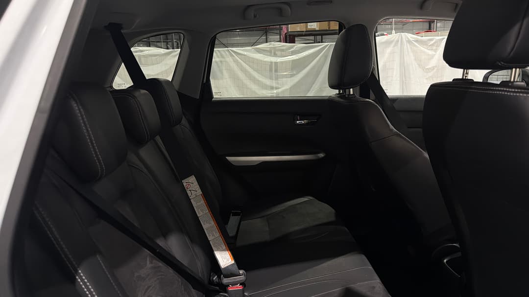2016 Suzuki Vitara Rt-X (4WD), Automatic, 111945 km, Right Side Rear Door Cabin View