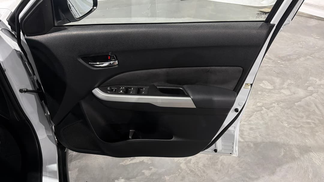2016 Suzuki Vitara Rt-X (4WD), Automatic, 111945 km, Speaker View