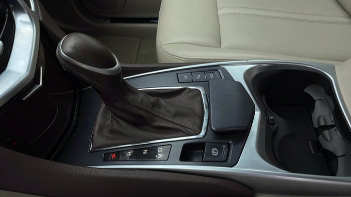 CADILLAC SRX-Gear Lever