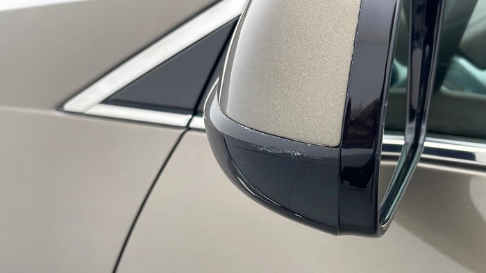 CADILLAC SRX-ORVM LHS Scratch