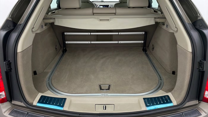 CADILLAC SRX-Boot Inside View