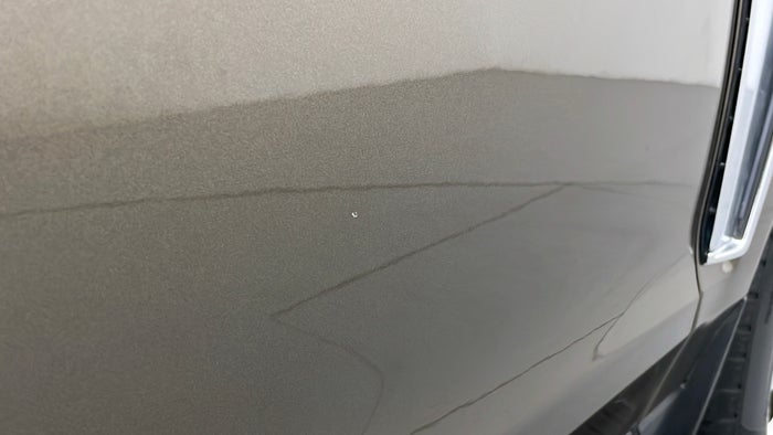 CADILLAC SRX-Door Exterior RHS Front Scratch