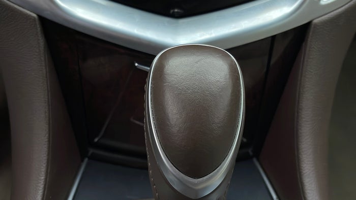 CADILLAC SRX-Gear lever Knob Scratch