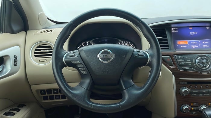 NISSAN PATHFINDER-Steering Wheel Close-up