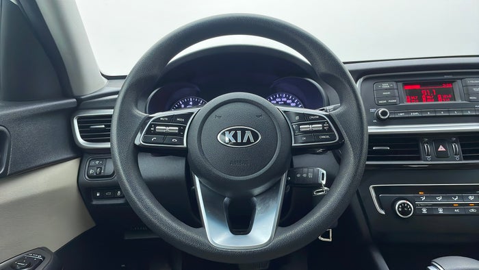 KIA OPTIMA-Steering Wheel Close-up
