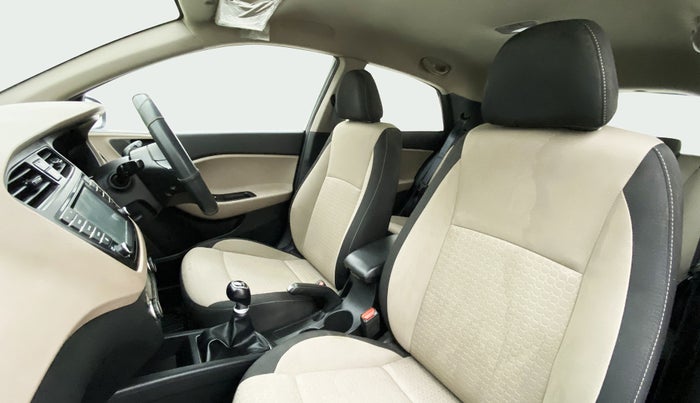 2015 Hyundai Elite i20 ASTA 1.2 (O), Petrol, Manual, 30,940 km, Right Side Front Door Cabin