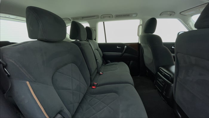 NISSAN PATROL-Right Side Door Cabin View