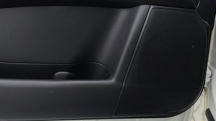 NISSAN PATROL-Speakers